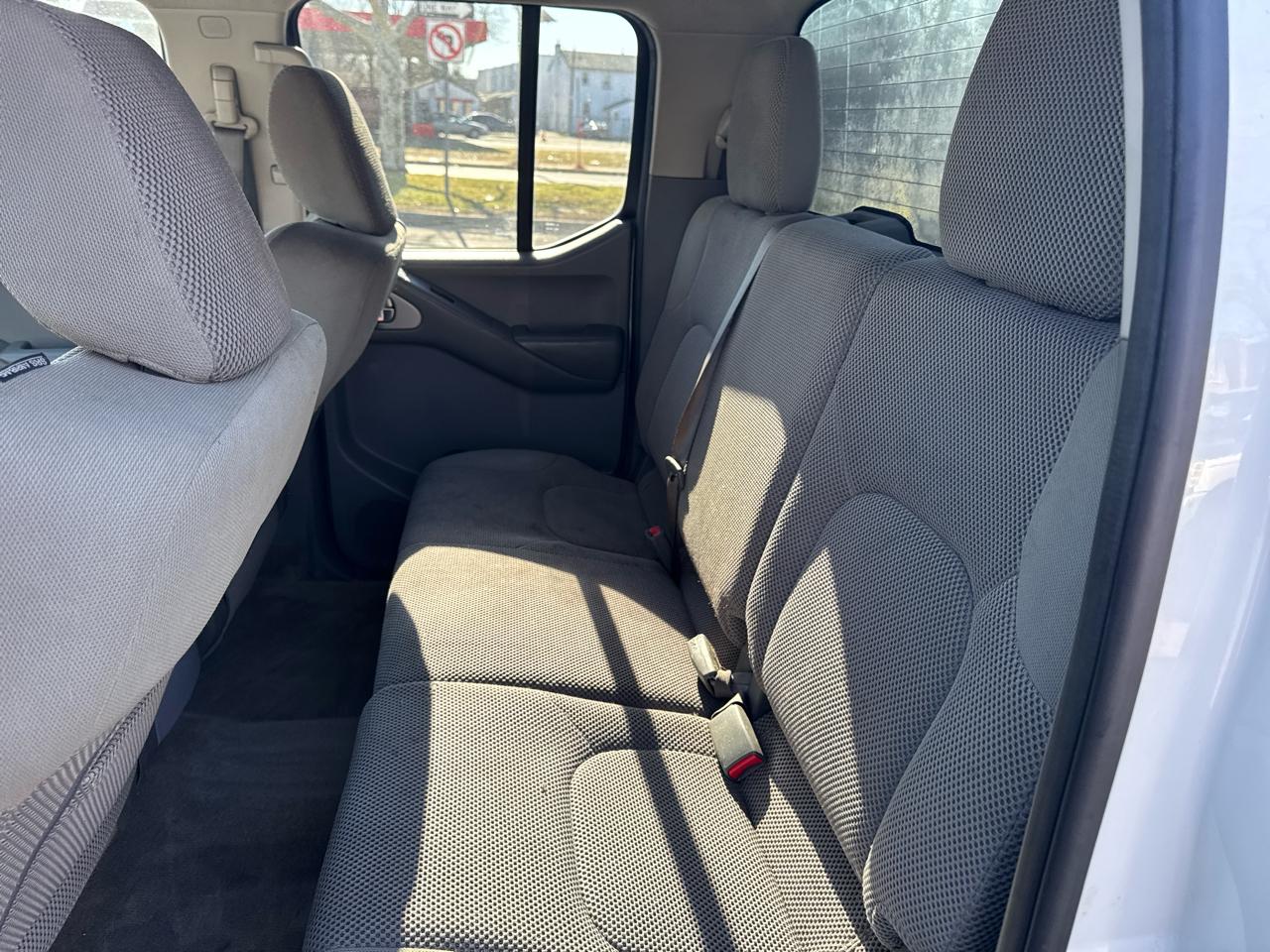 Nissan Frontier SL Crew Cab 4WD 2013