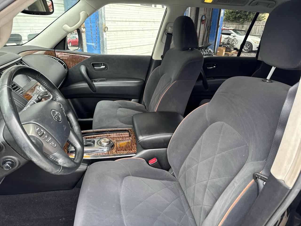 Nissan Armada Platinum AWD 2017