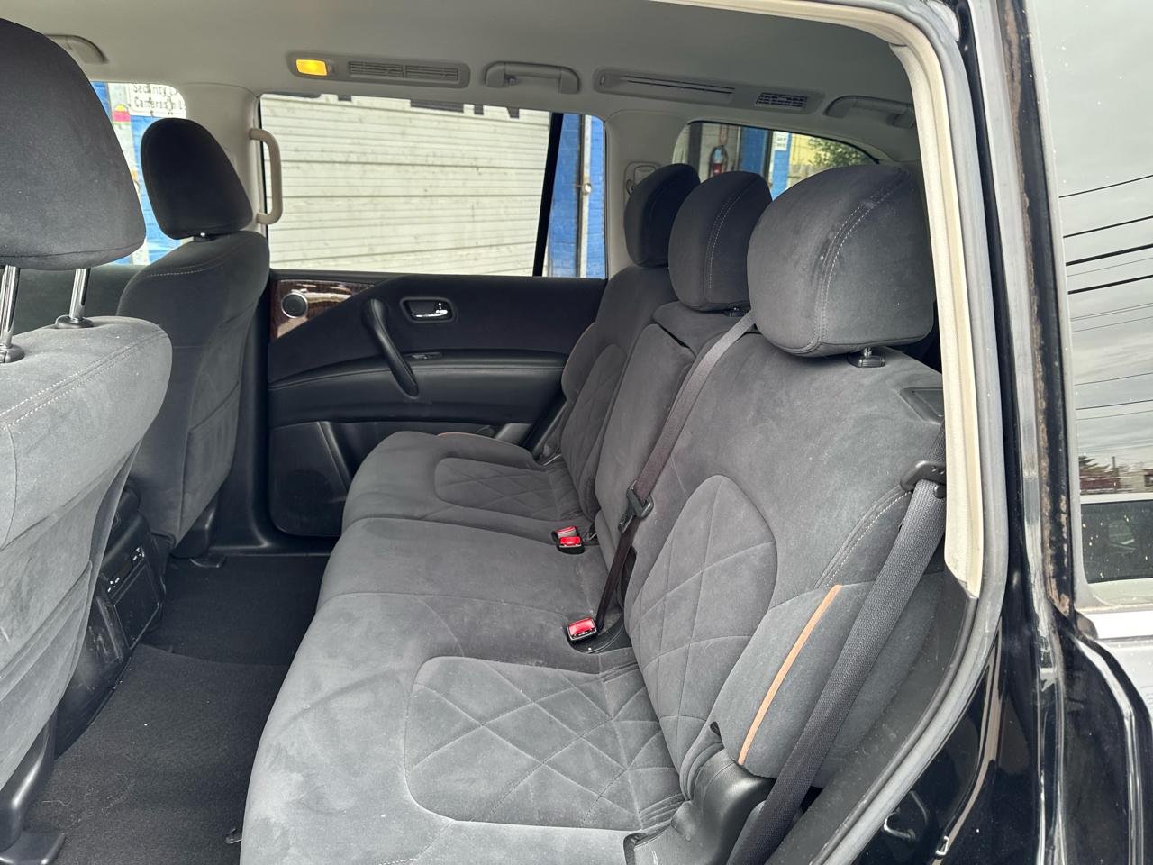 Nissan Armada Platinum AWD 2017