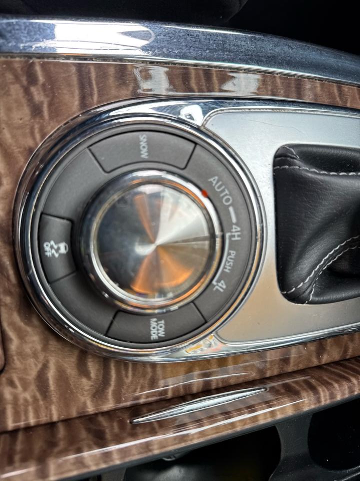 Nissan Armada Platinum AWD 2017