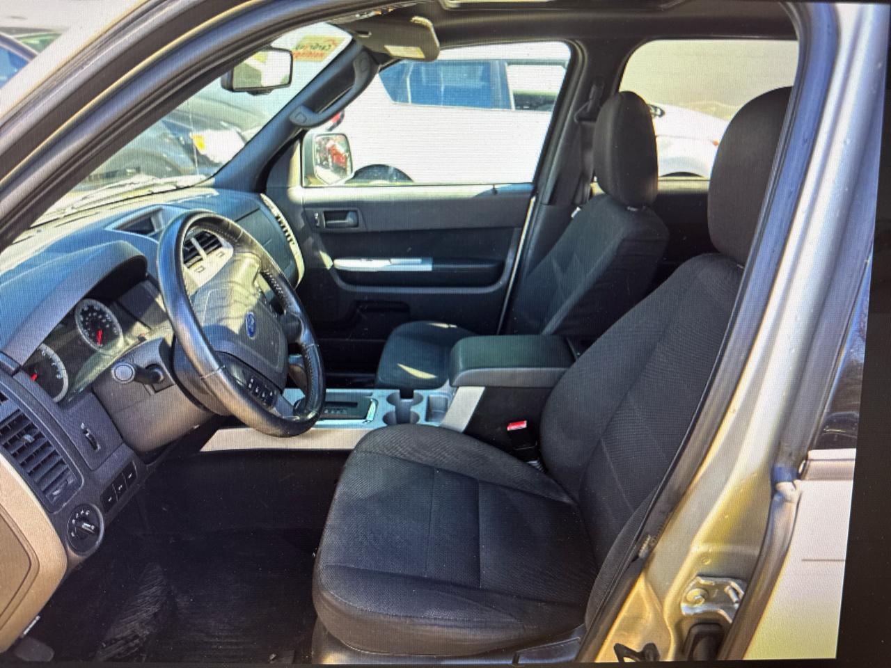 Ford Escape XLT FWD 2010