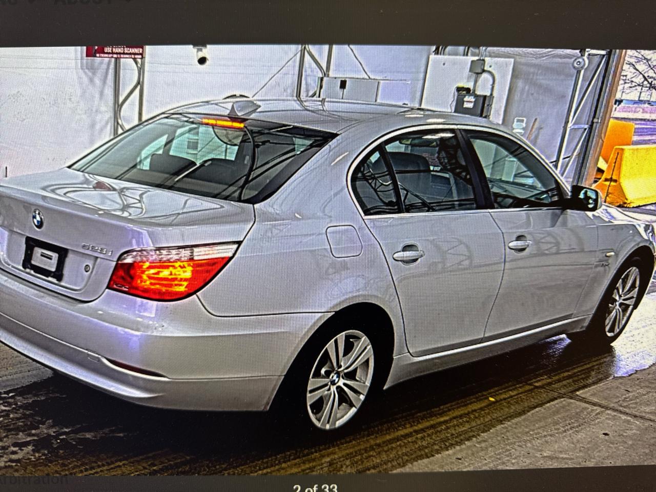 BMW 5-Series 528xi 2010