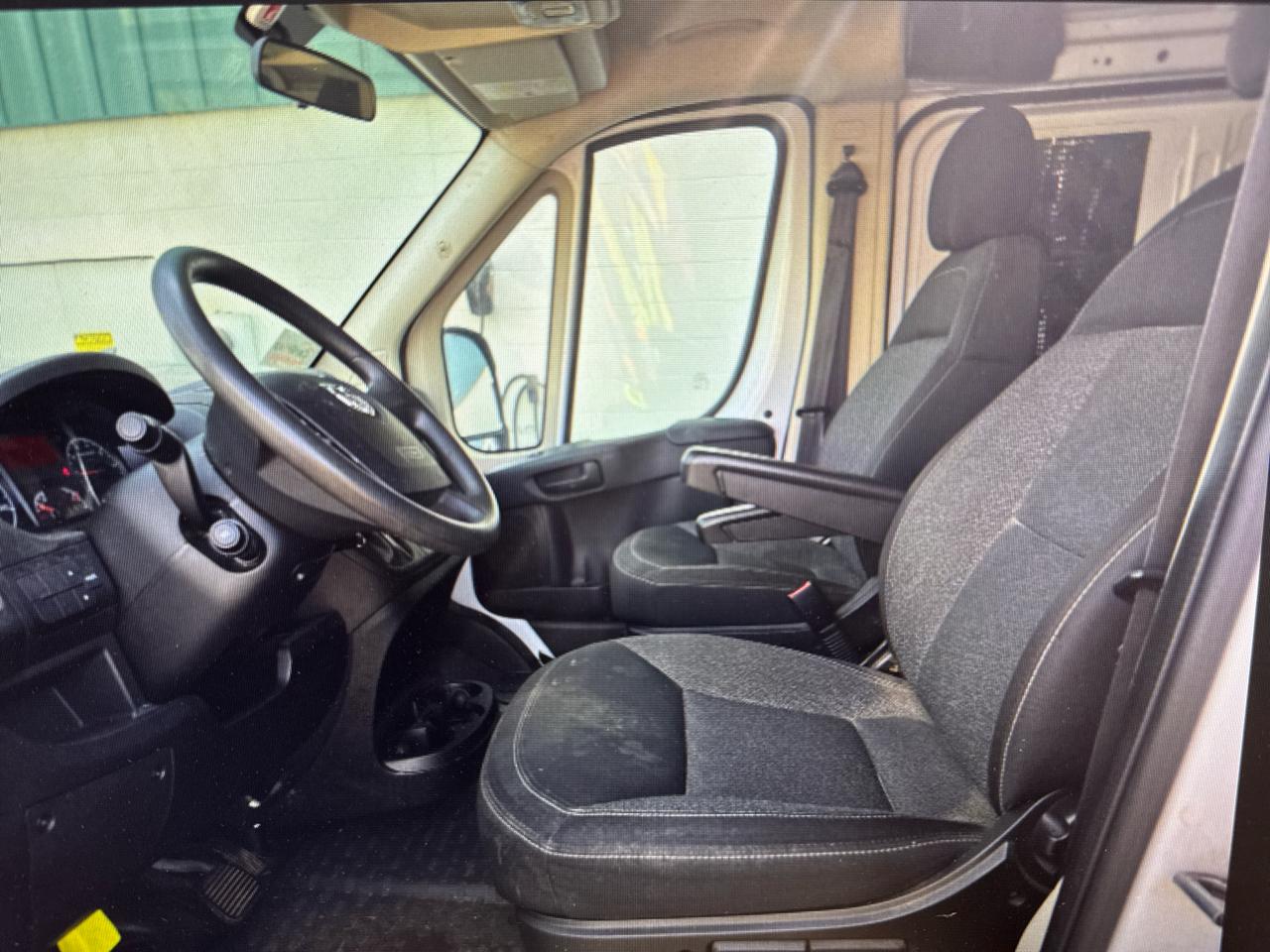 RAM Promaster 1500 Low Roof Tradesman 136-in. WB 2017