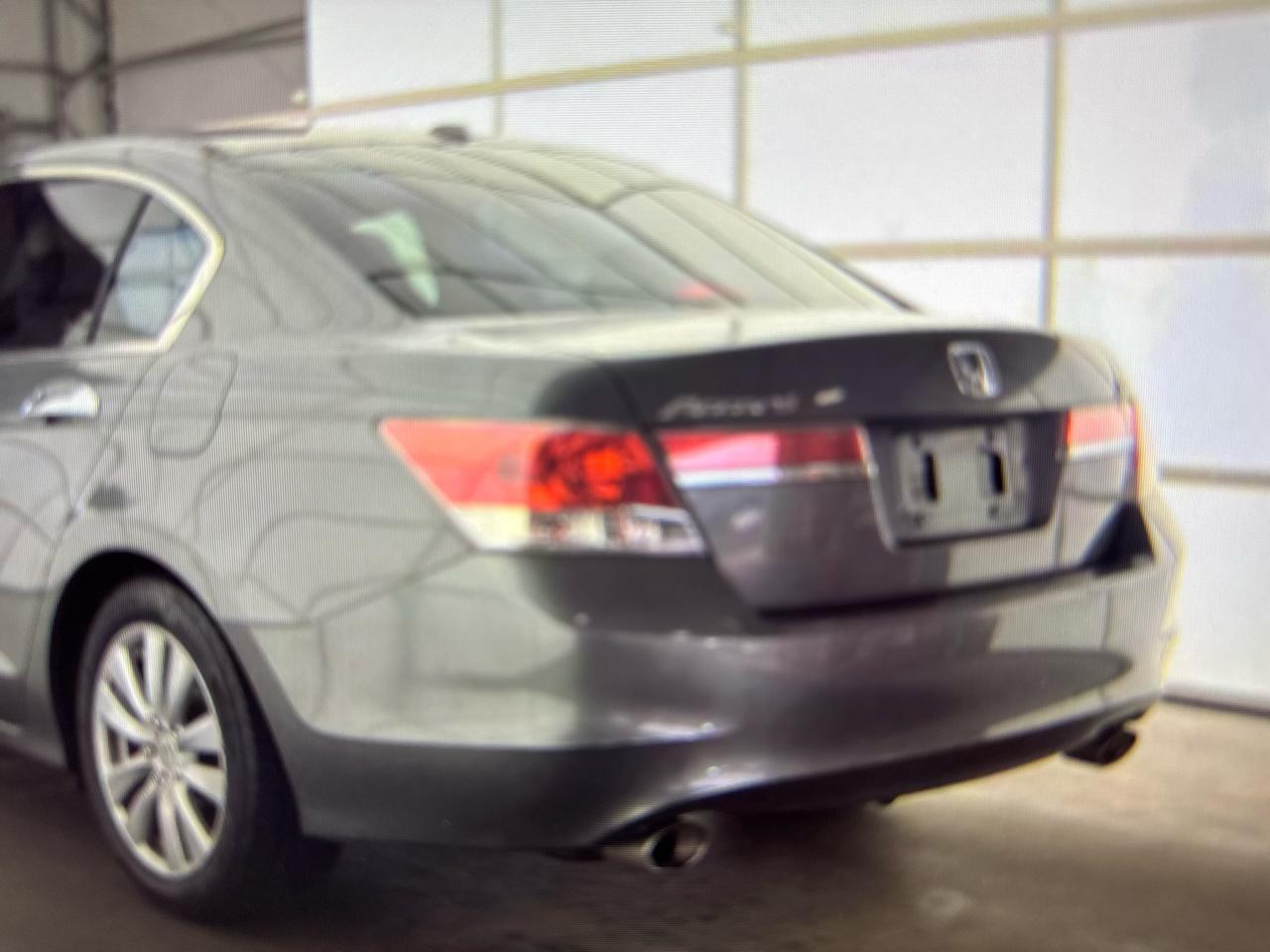 Honda Accord EX-L V-6 Sedan AT 2011