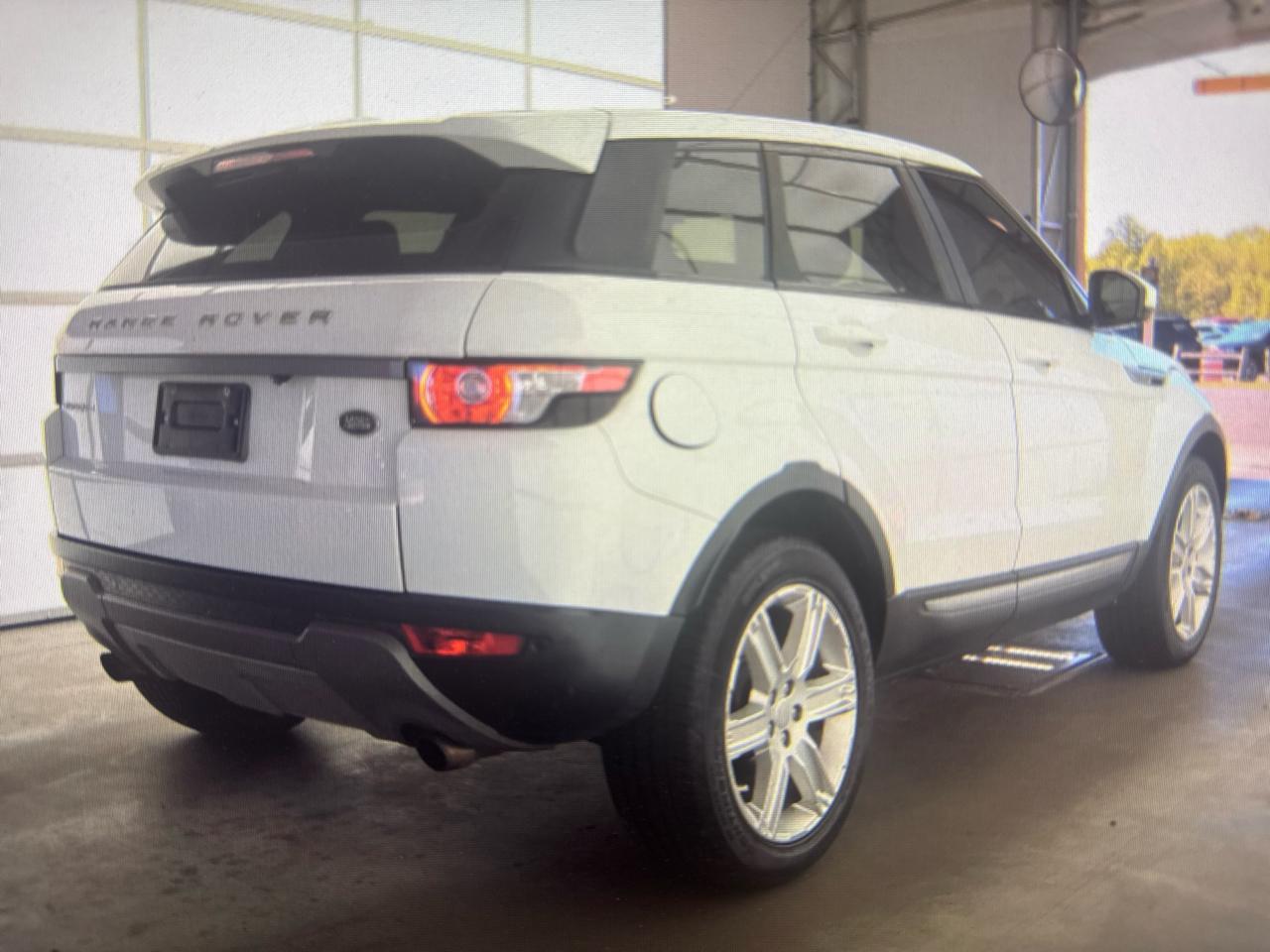 Land Rover Range Rover Evoque Pure Premium 5-Door 2015