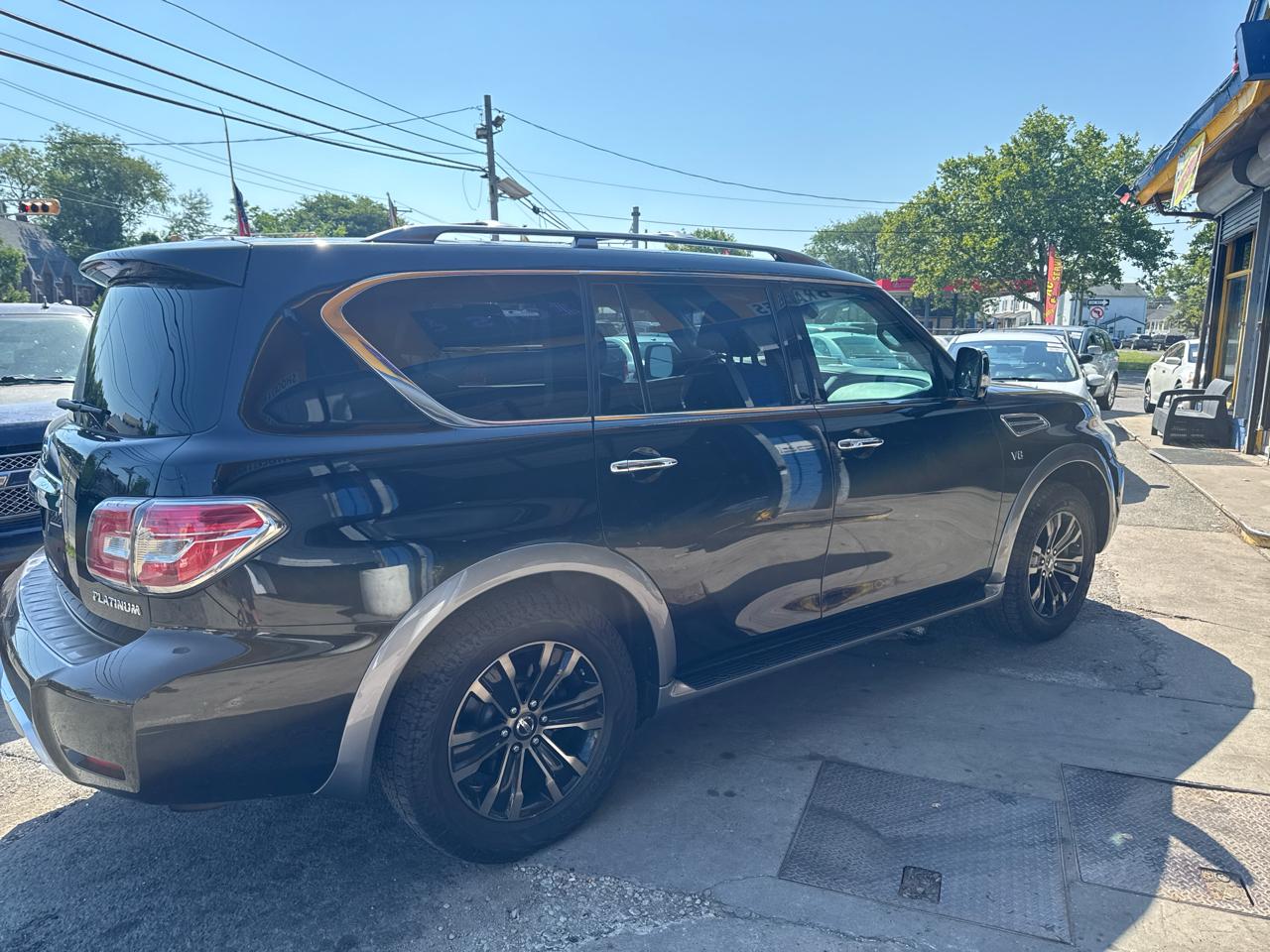 Nissan Armada Platinum AWD 2017