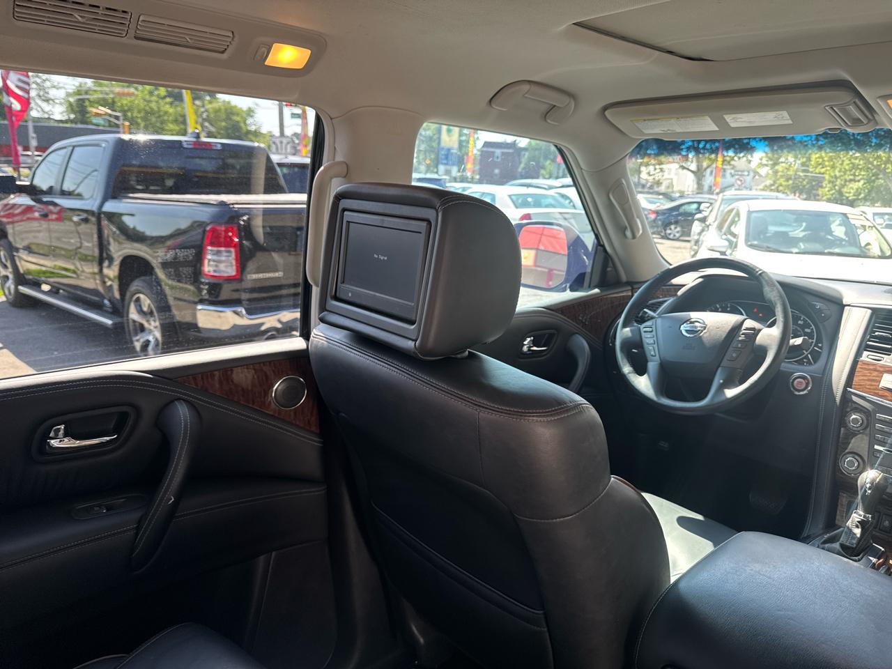 Nissan Armada Platinum AWD 2017