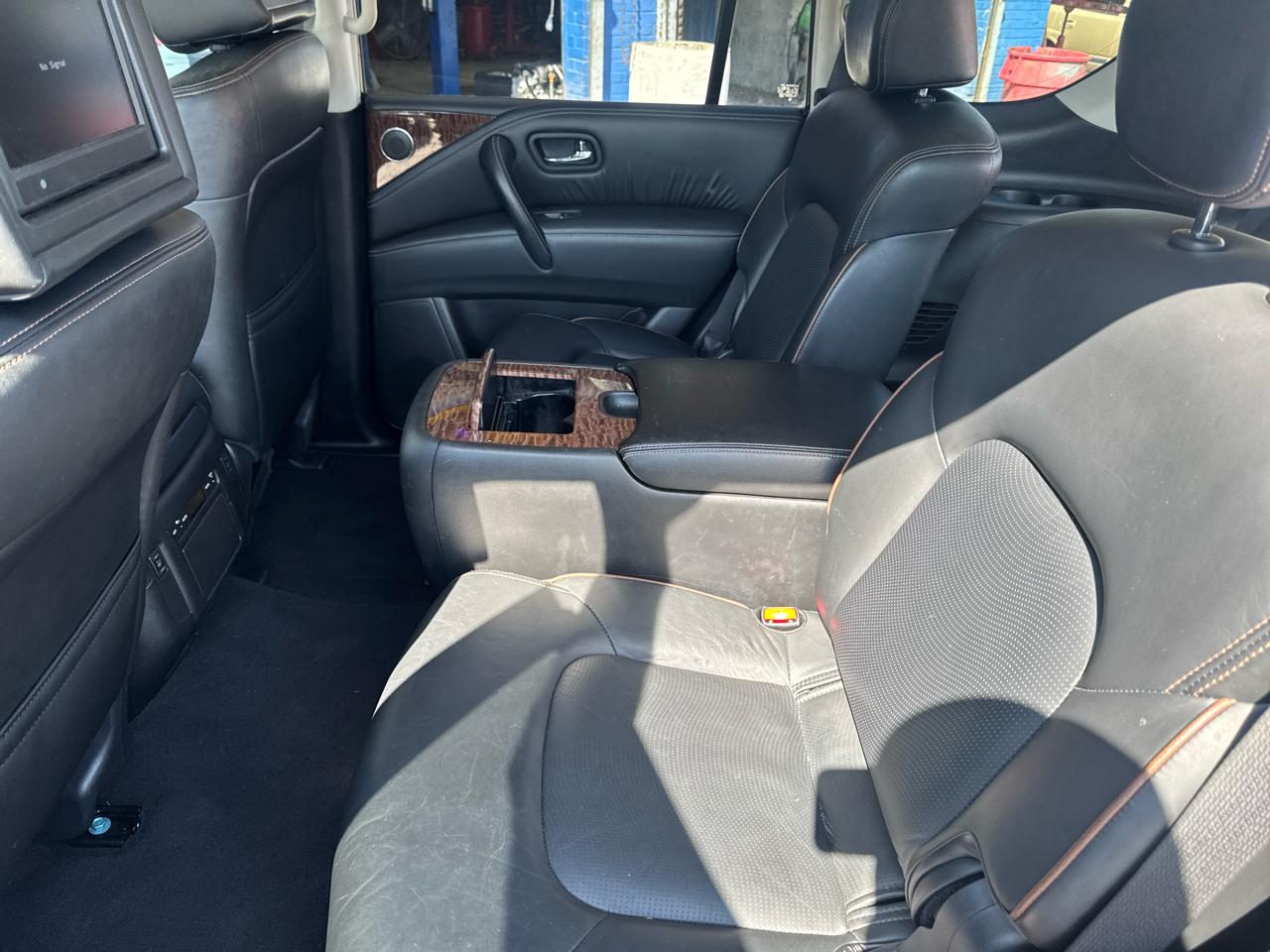 Nissan Armada Platinum AWD 2017