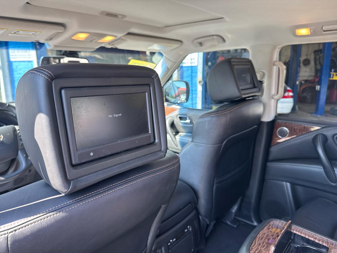 Nissan Armada Platinum AWD 2017