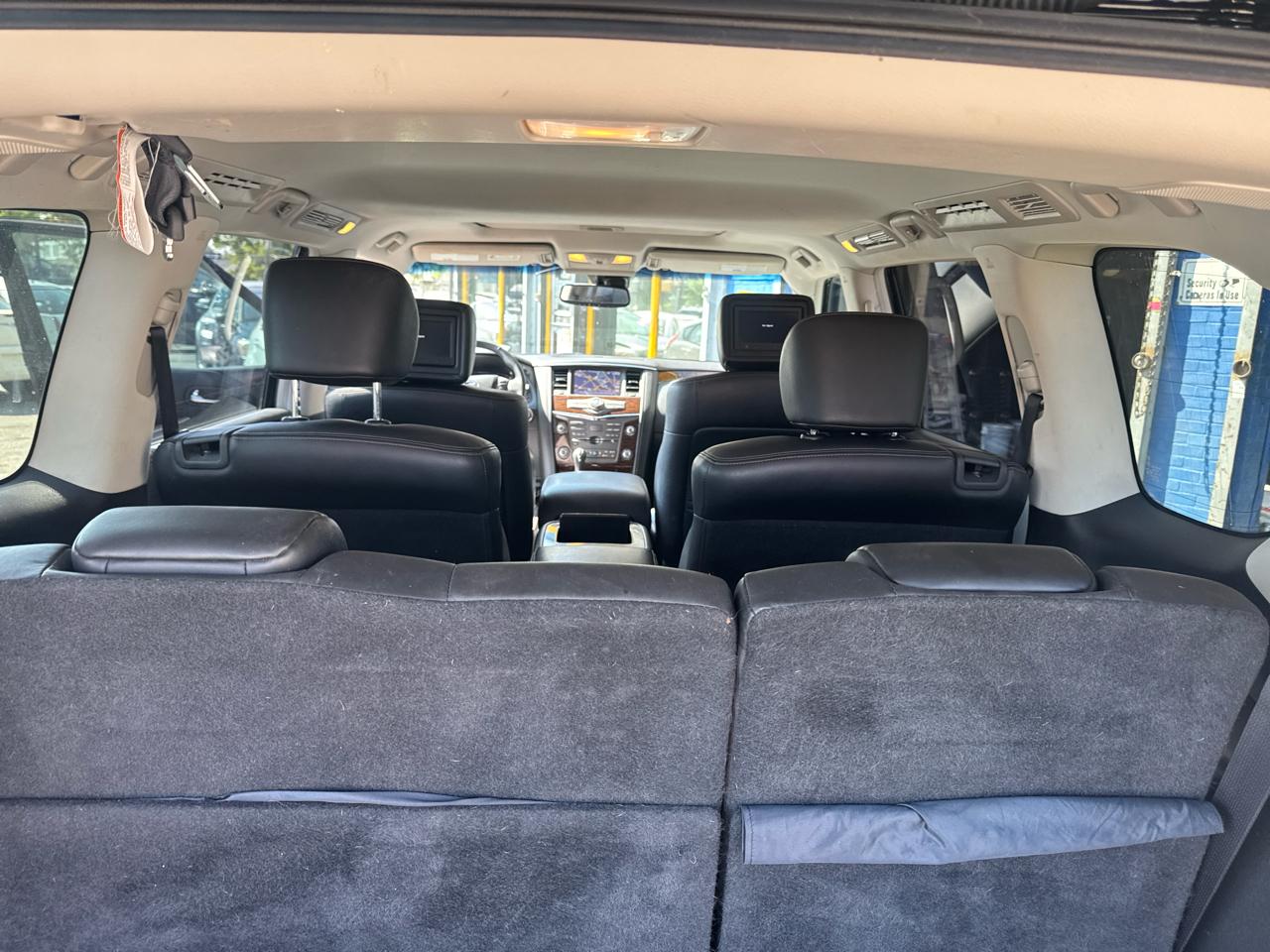 Nissan Armada Platinum AWD 2017