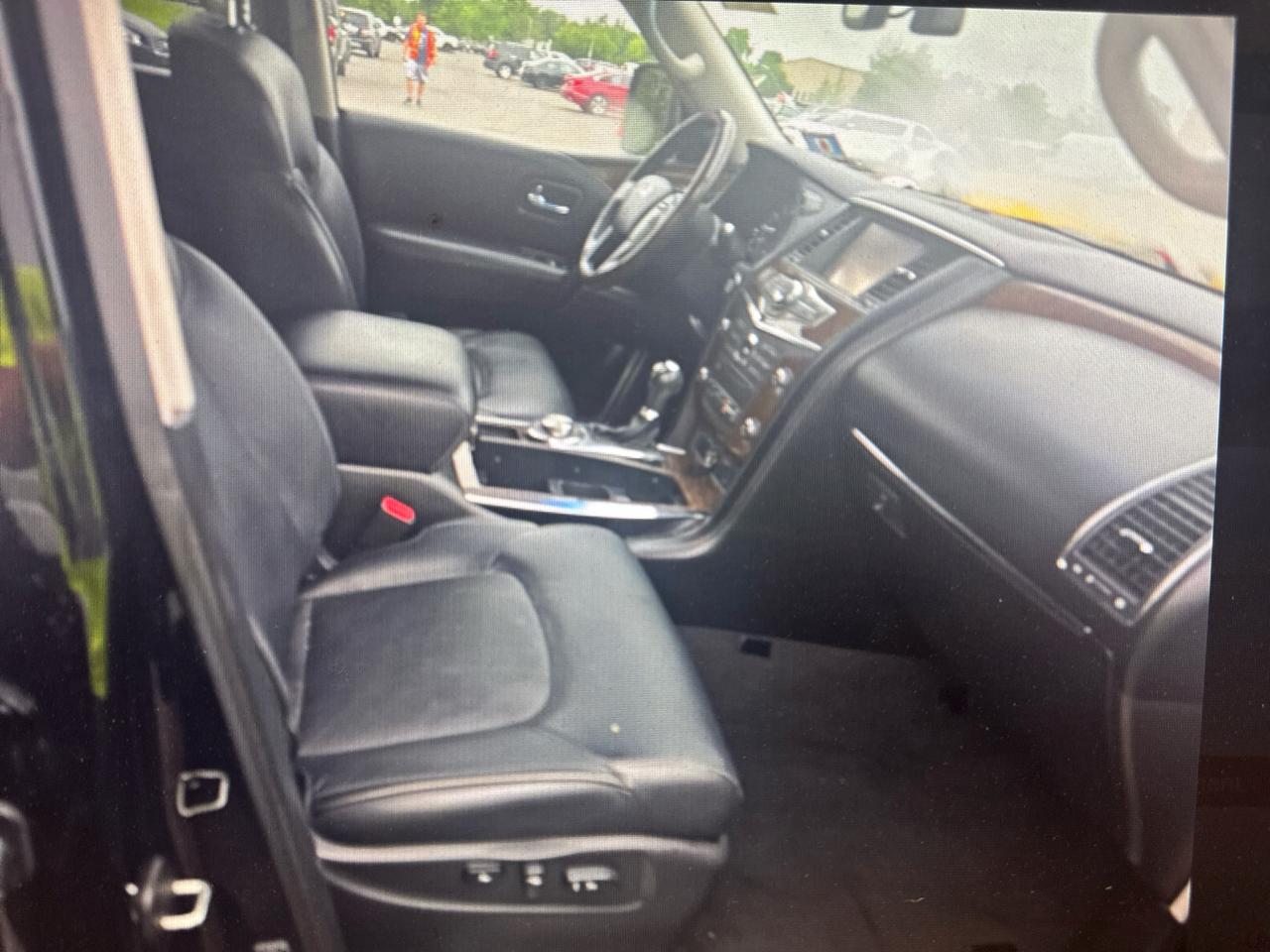 Infiniti QX80 4WD 2015
