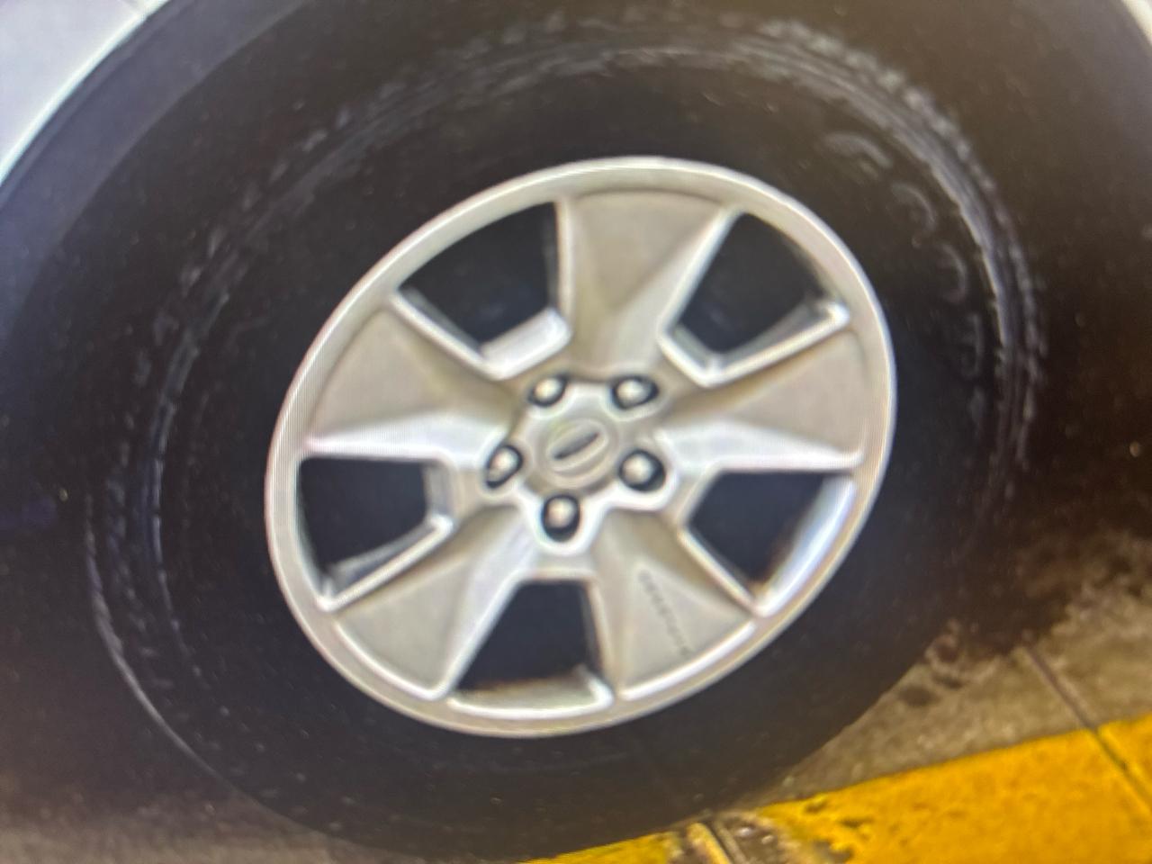 Ford Explorer Base 4WD 2013