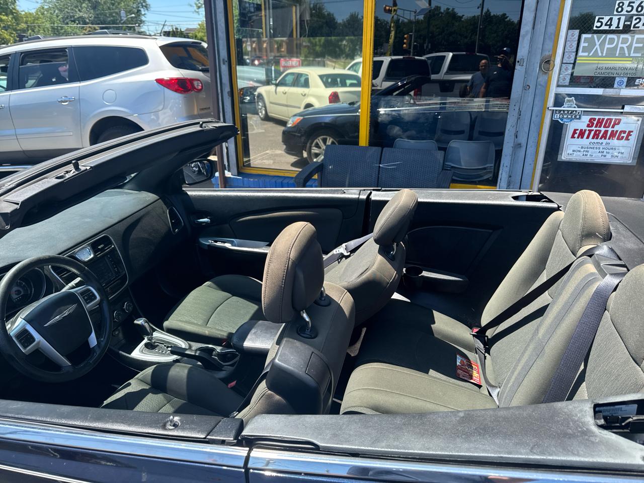 Chrysler 200 Touring Convertible 2011