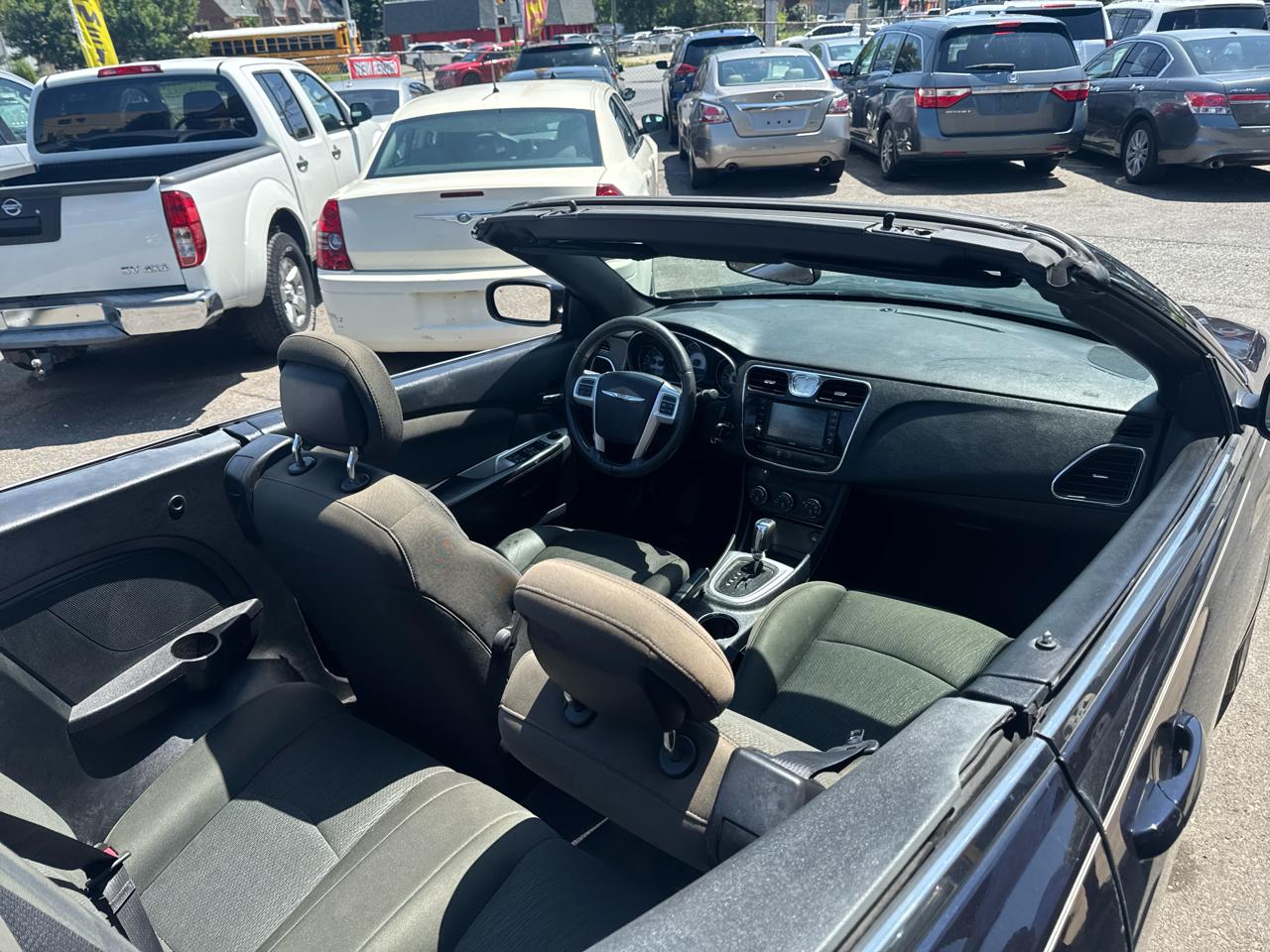 Chrysler 200 Touring Convertible 2011