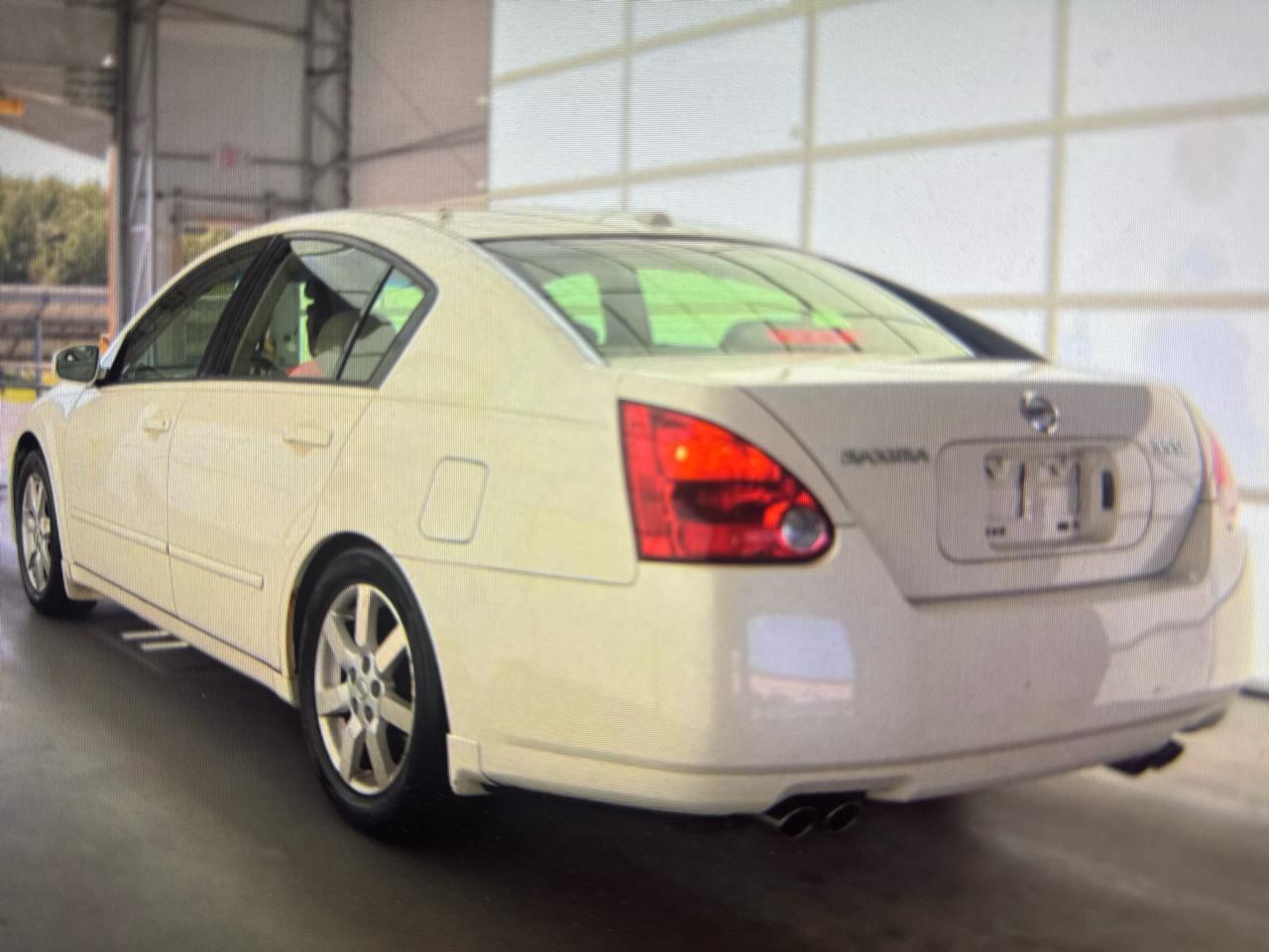 Nissan Maxima SE 2006