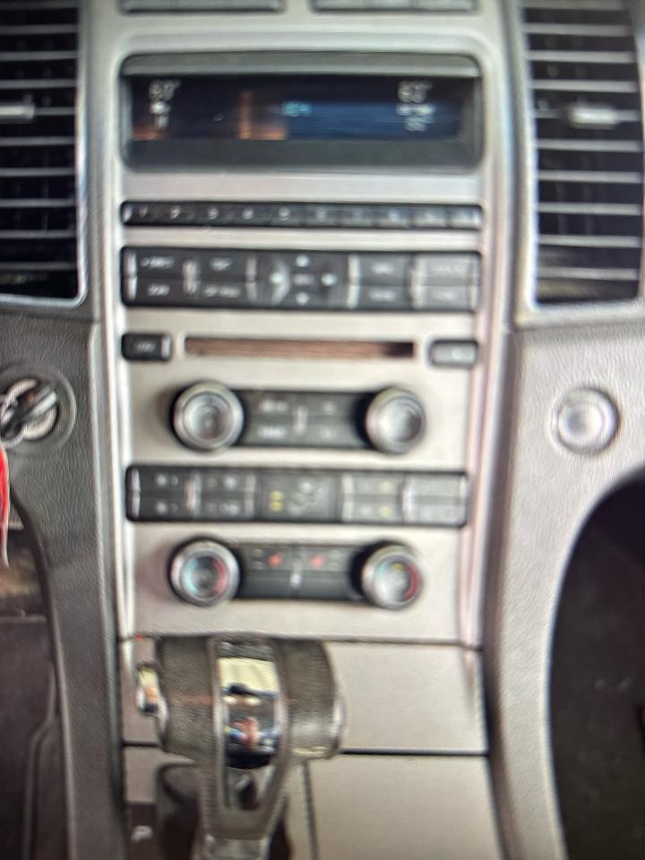Ford Taurus SEL FWD 2011