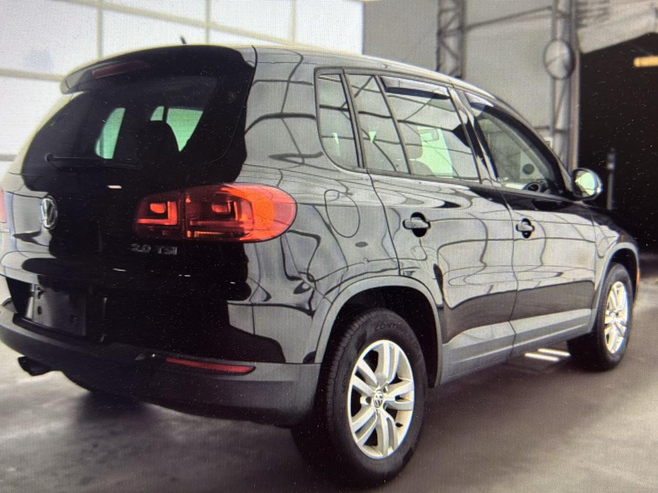 Volkswagen Tiguan S 2012