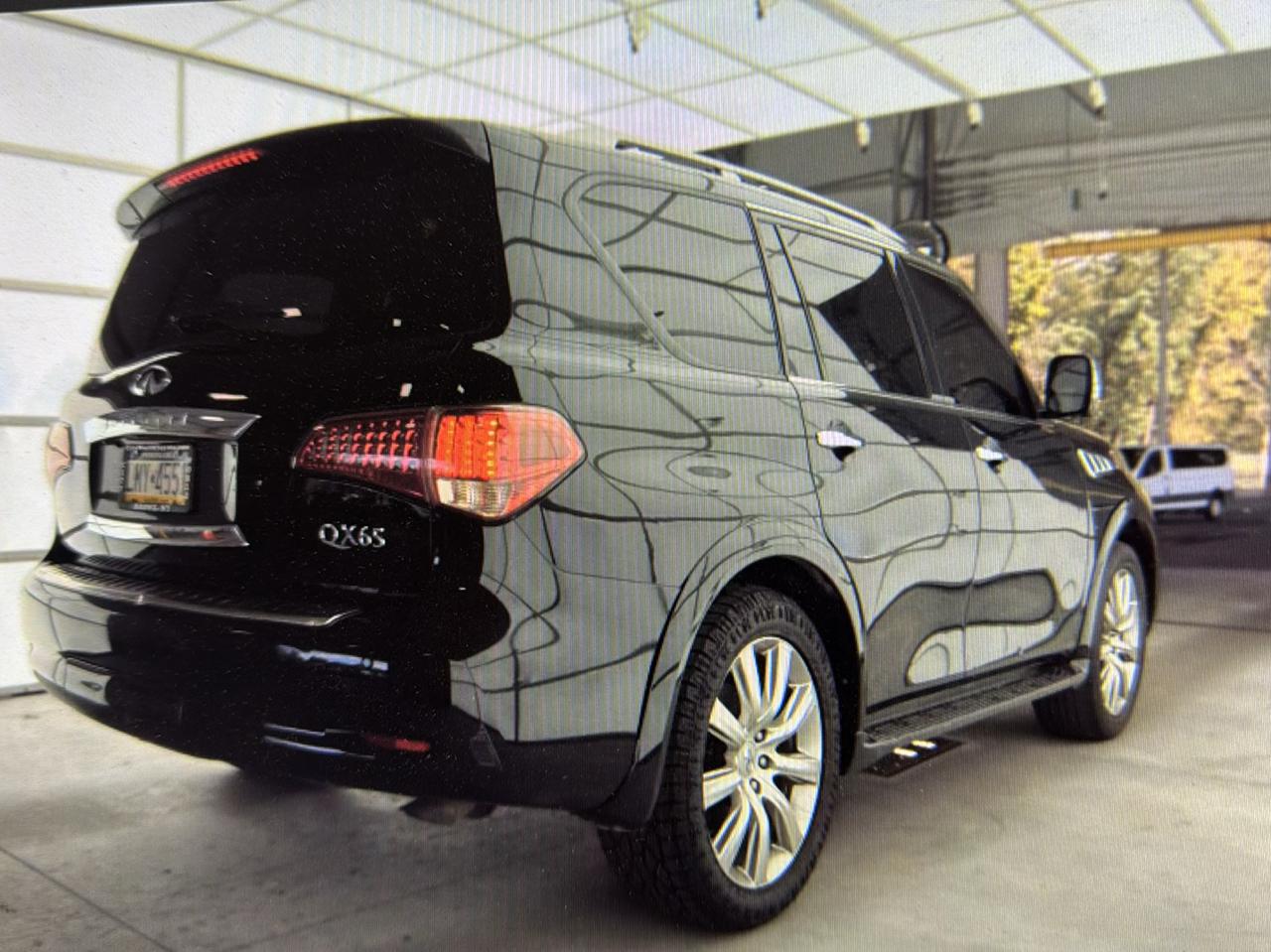 Infiniti QX56 4WD 2011
