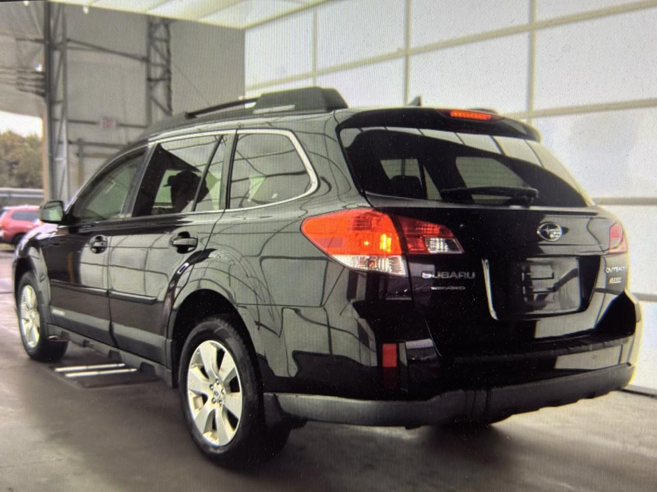 Subaru Outback 2.5i Limited 2012