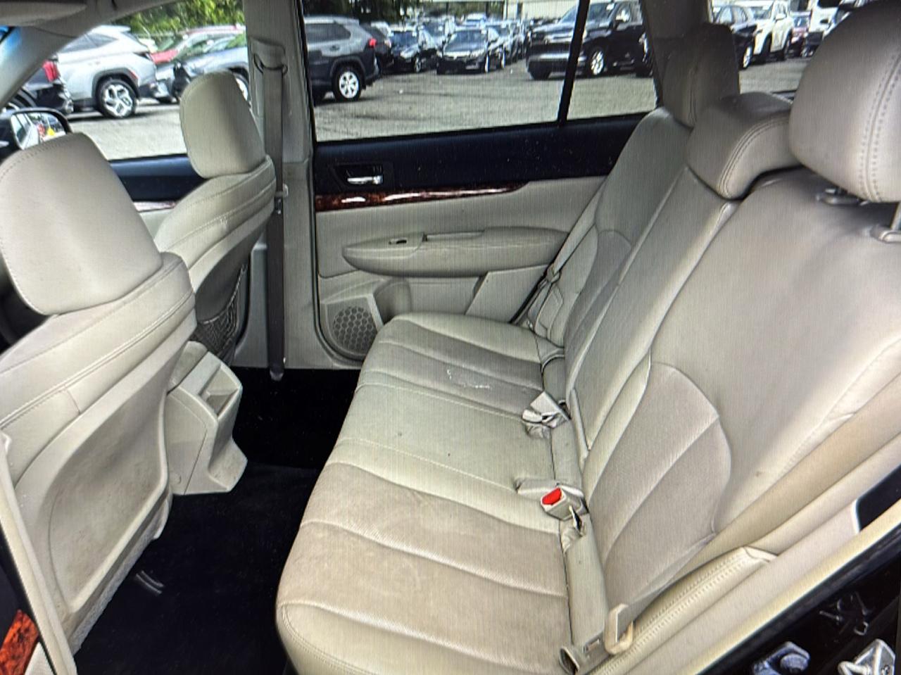 Subaru Outback 2.5i Limited 2012