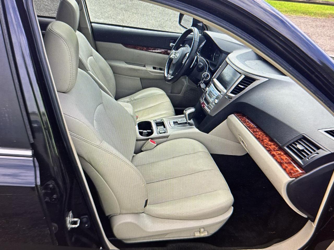 Subaru Outback 2.5i Limited 2012