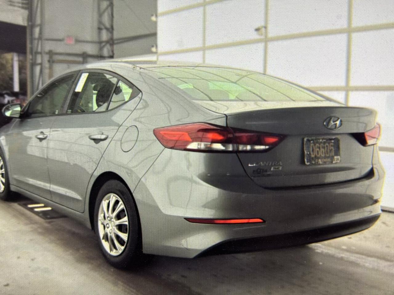 Hyundai Elantra SE 6AT 2018