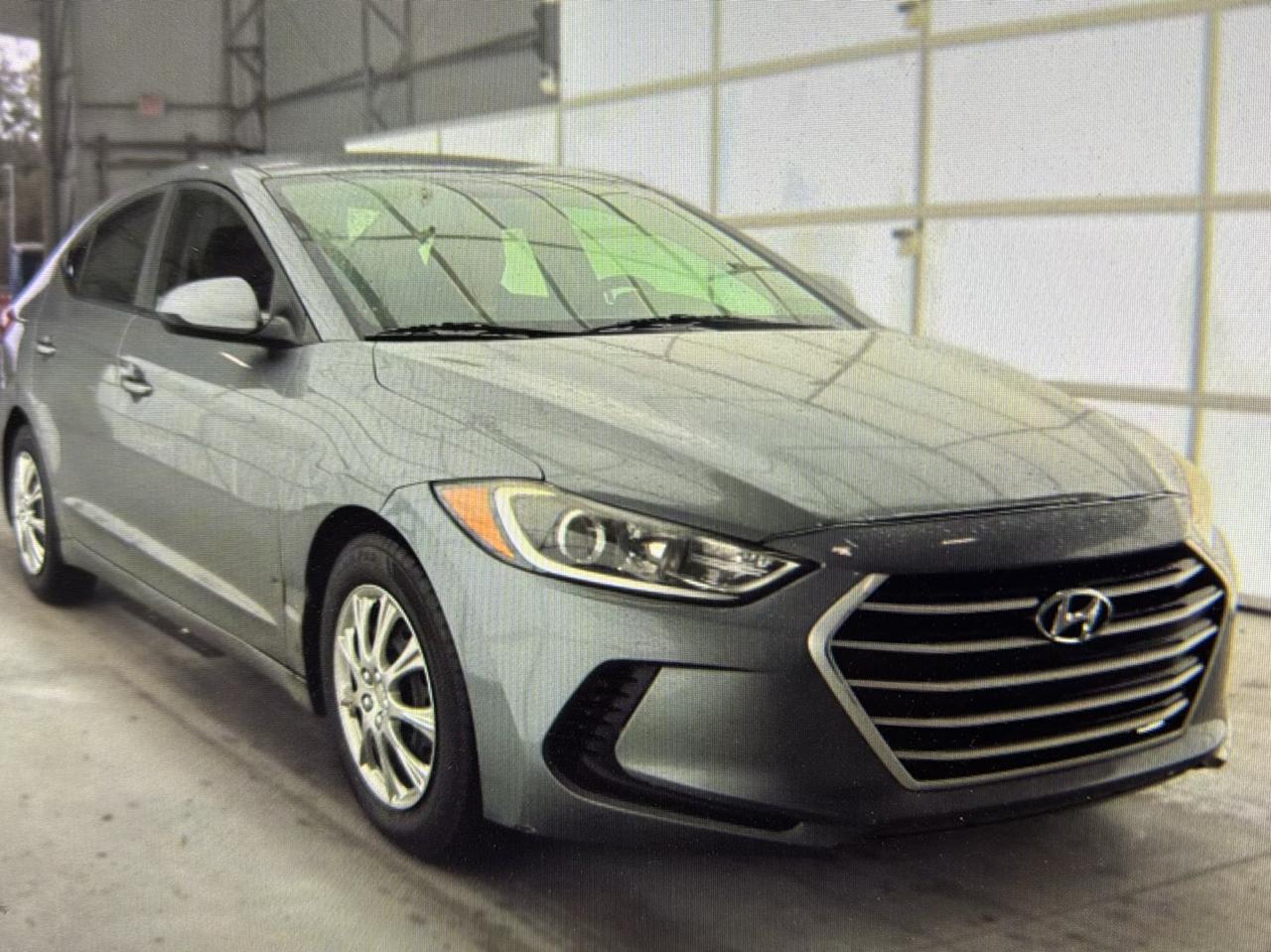 Hyundai Elantra SE 6AT 2018