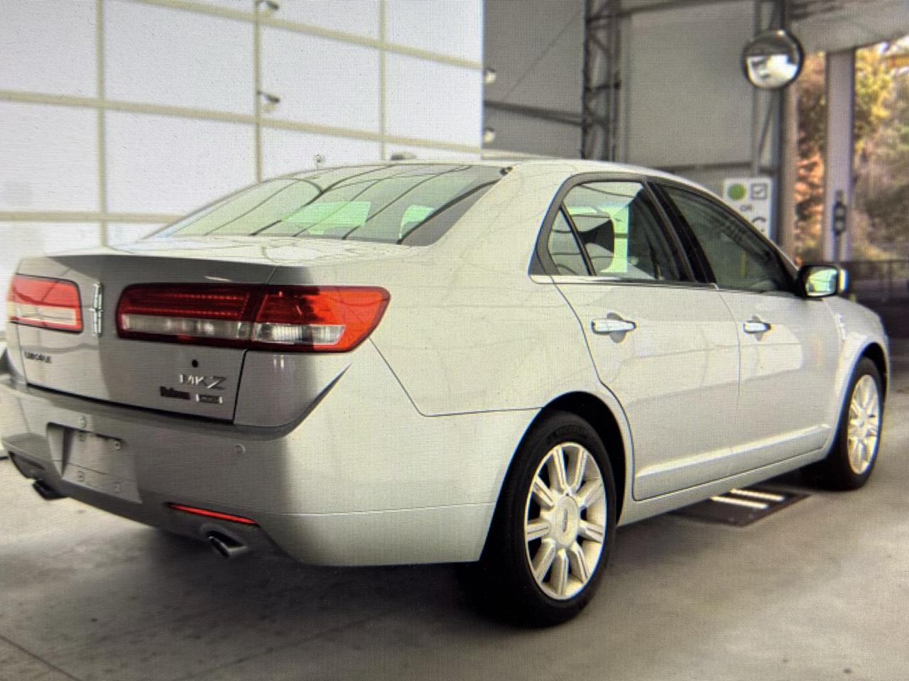 Lincoln MKZ AWD 2010
