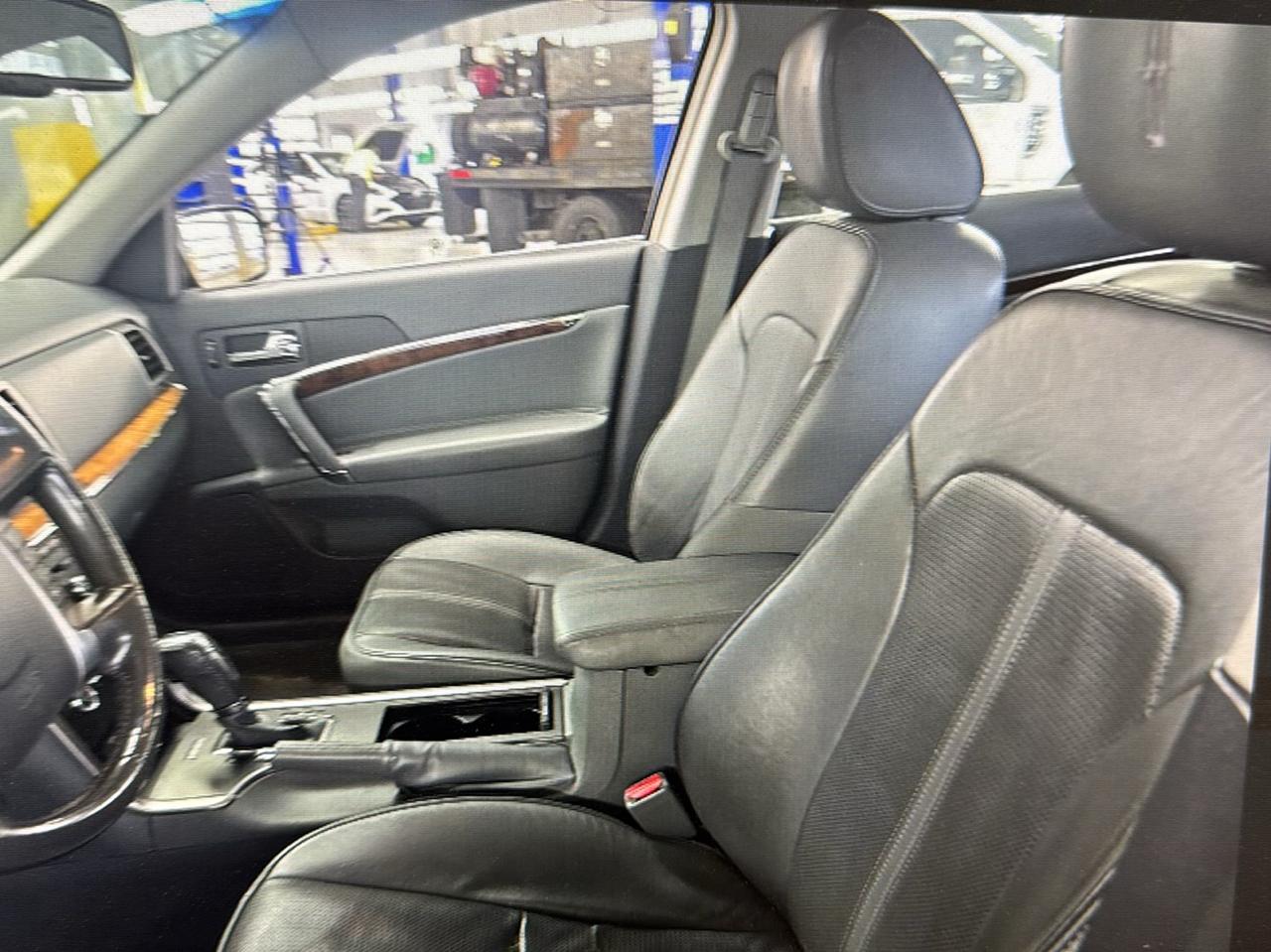 Lincoln MKZ AWD 2010
