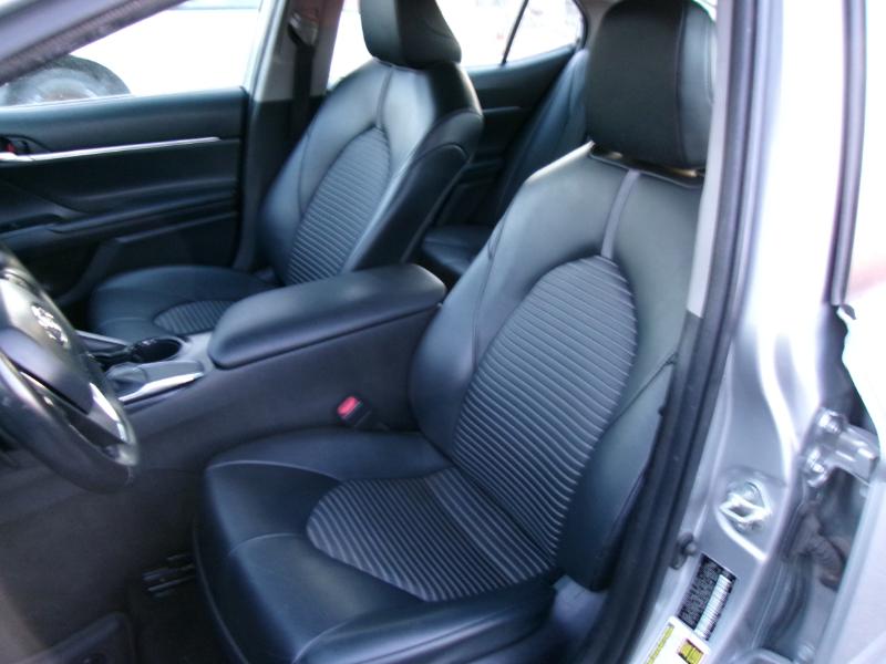 Toyota Camry SE 2020