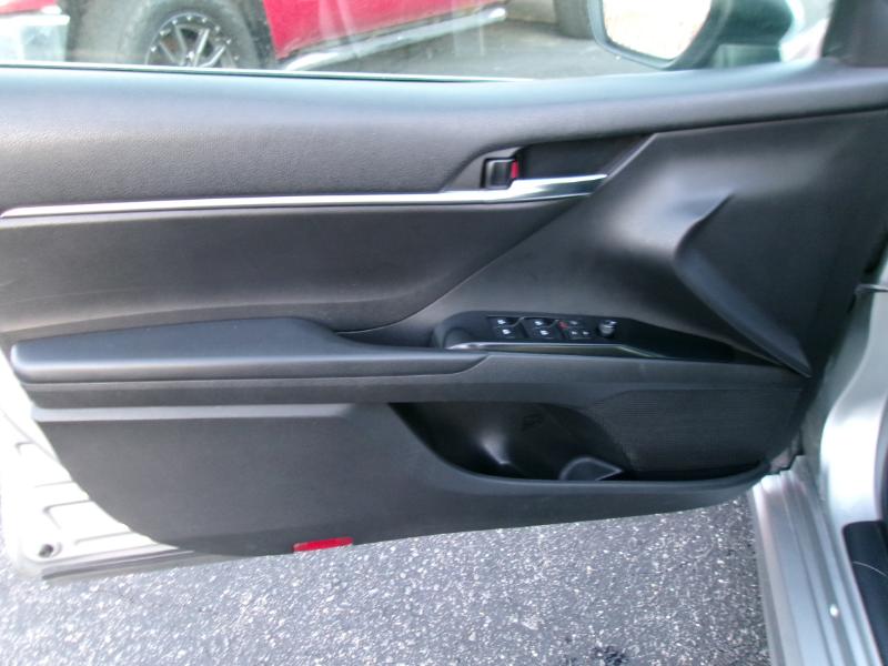 Toyota Camry SE 2020