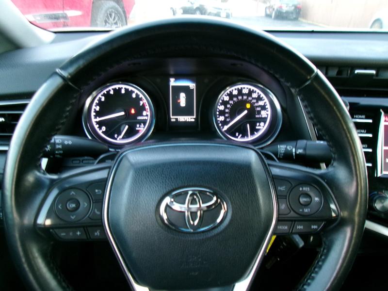 Toyota Camry SE 2020