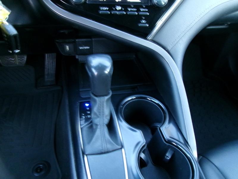 Toyota Camry SE 2020