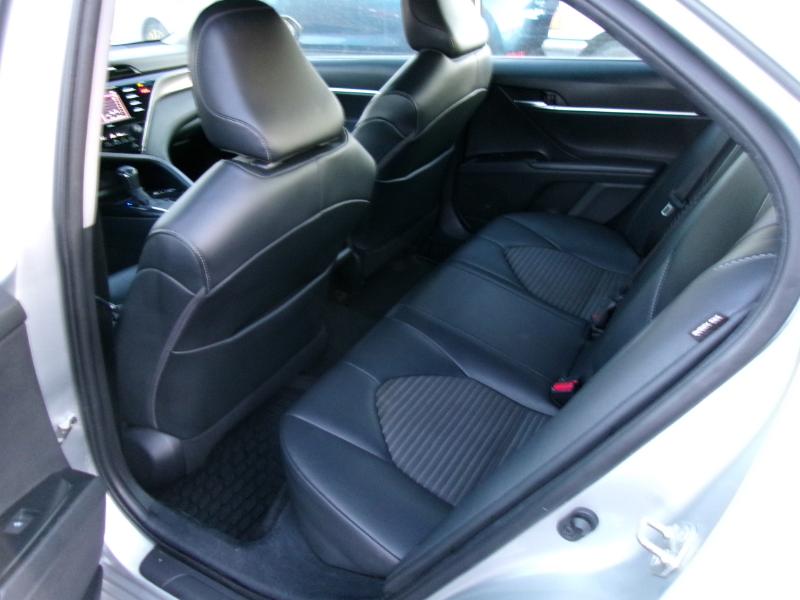 Toyota Camry SE 2020