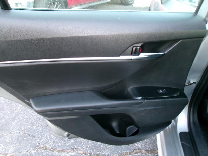 Toyota Camry SE 2020