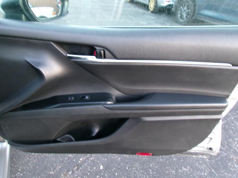 Toyota Camry SE 2020