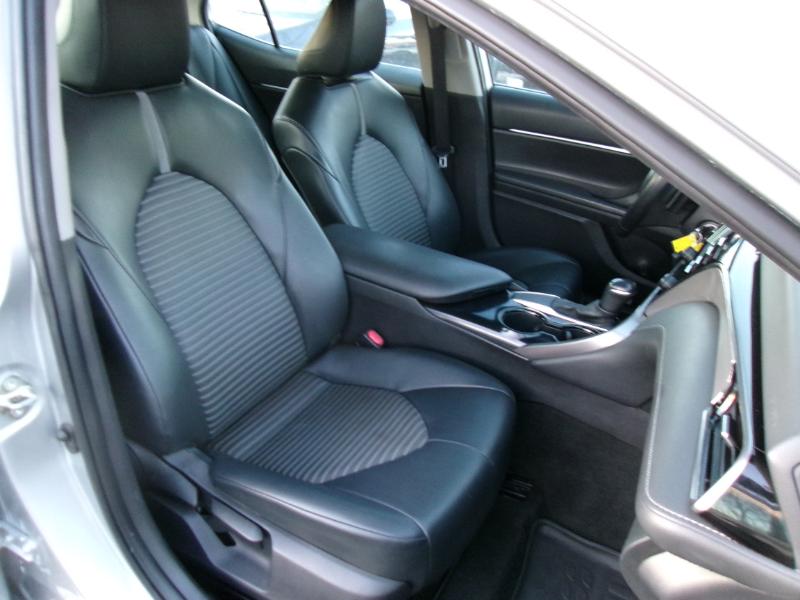 Toyota Camry SE 2020