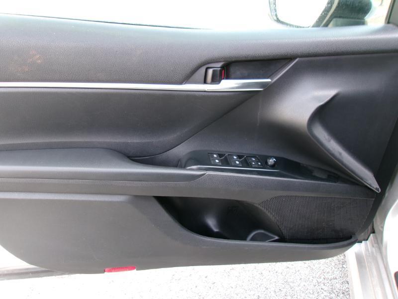 Toyota Camry SE 2020