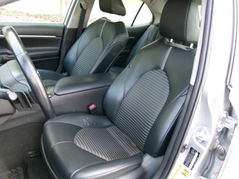 Toyota Camry SE 2020