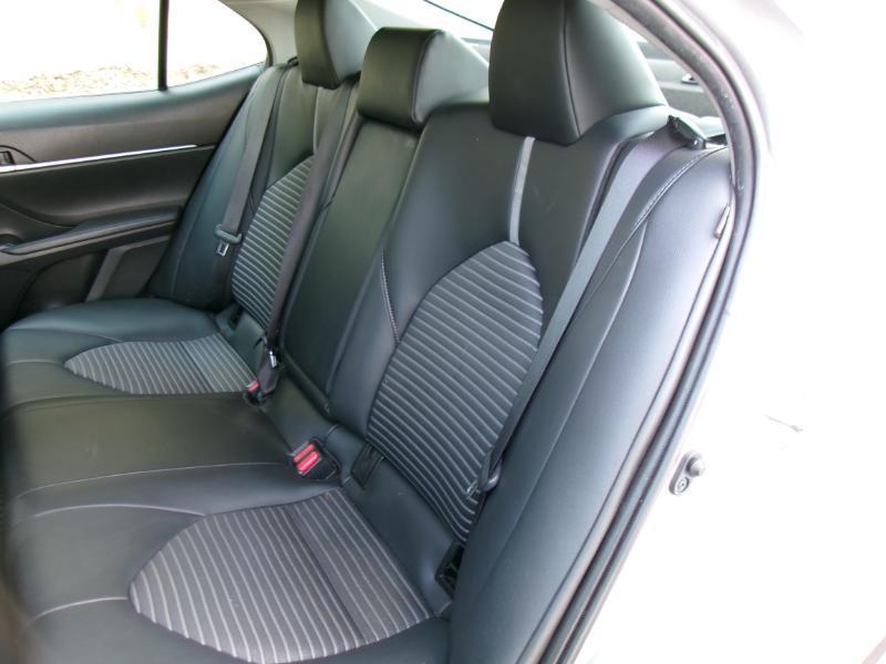 Toyota Camry SE 2020