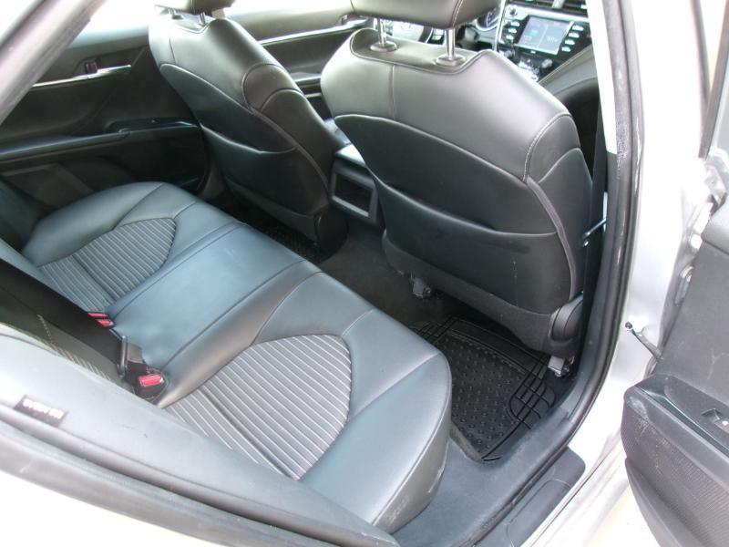 Toyota Camry SE 2020