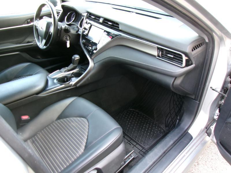 Toyota Camry SE 2020