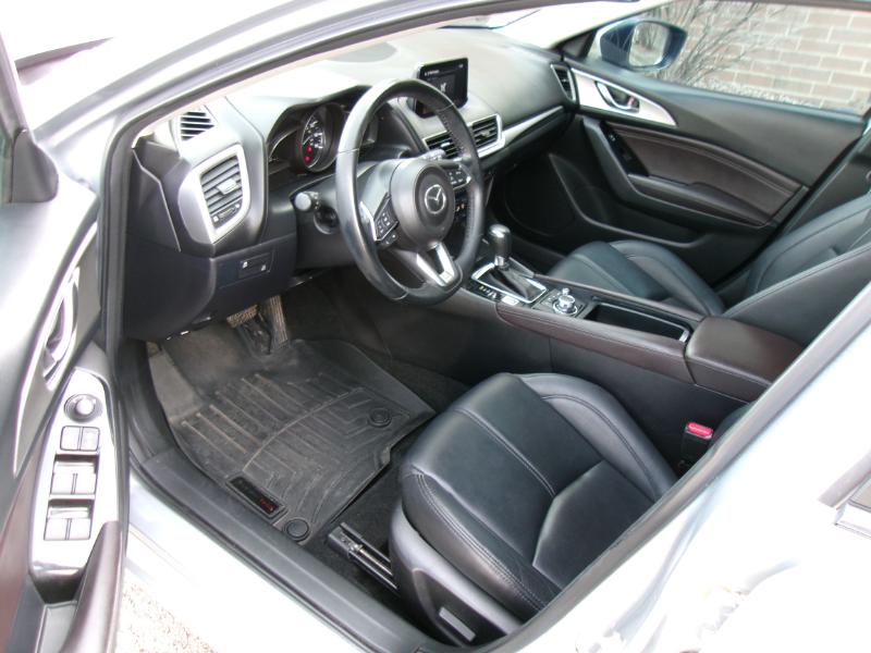 Mazda MAZDA3 i Touring AT 5-Door 2017