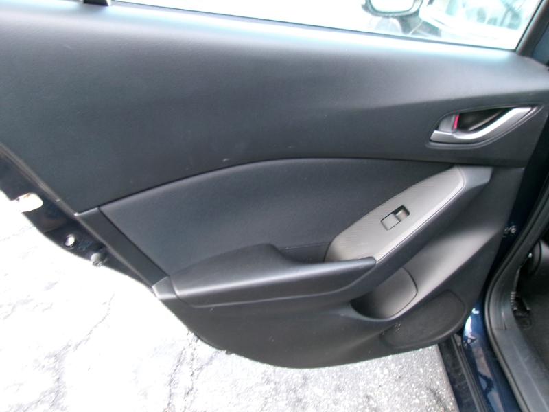 Mazda MAZDA3 i Sport AT 4-Door 2016