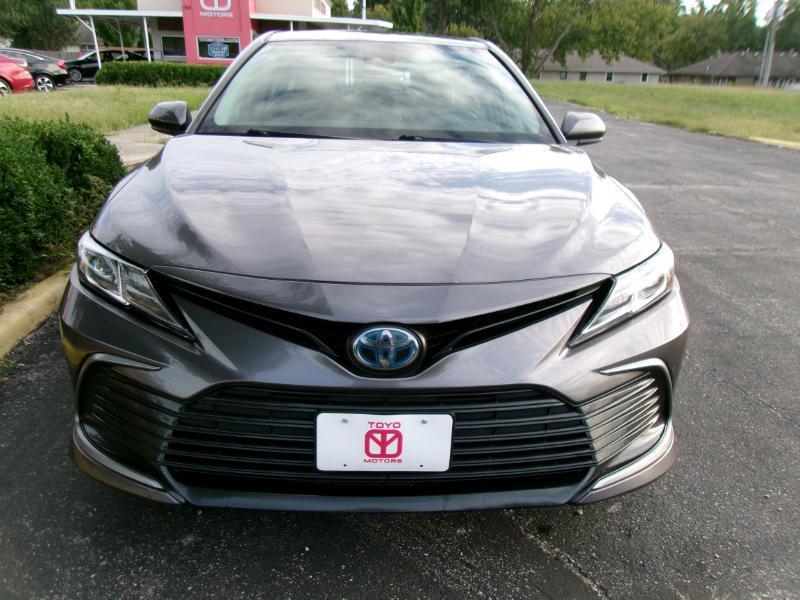 Toyota Camry Hybrid LE 2021