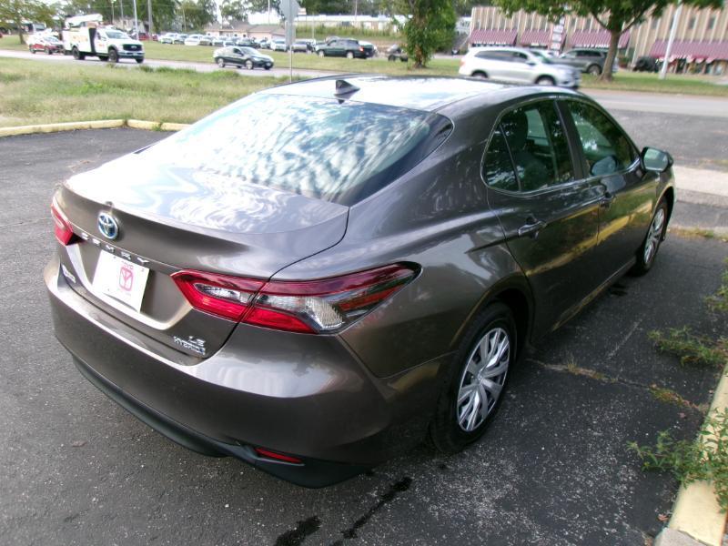 Toyota Camry Hybrid LE 2021