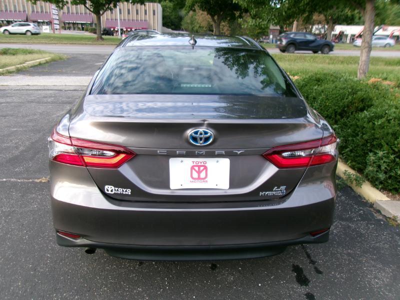 Toyota Camry Hybrid LE 2021