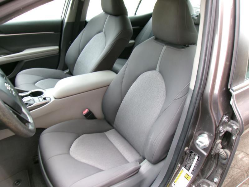 2021 Toyota Camry LE - Photo 11