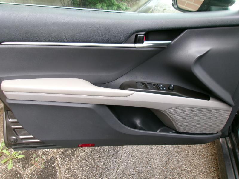 2021 Toyota Camry LE - Photo 8