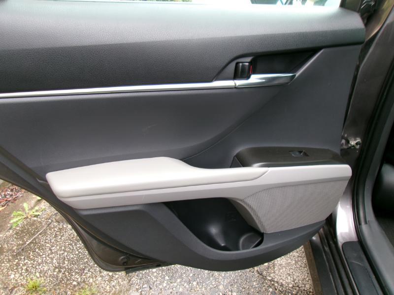 2021 Toyota Camry LE - Photo 17